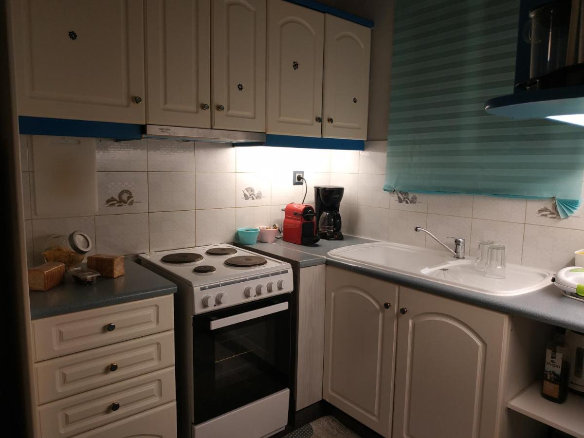 אתונה Cozy Apartment Near Metro Station Agia Marina מראה חיצוני תמונה