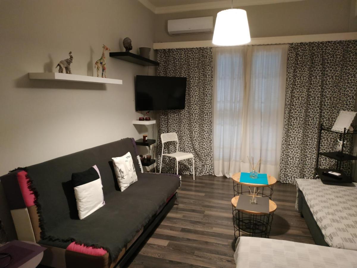 אתונה Cozy Apartment Near Metro Station Agia Marina מראה חיצוני תמונה